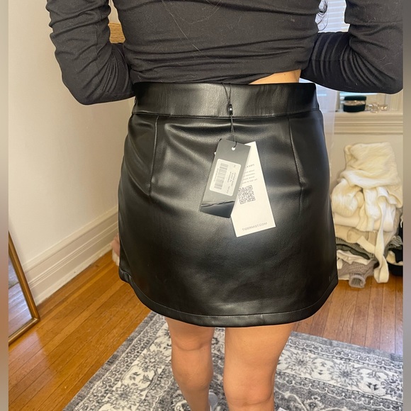 Tiger Mist Daphne PU skort leather - Picture 3 of 3